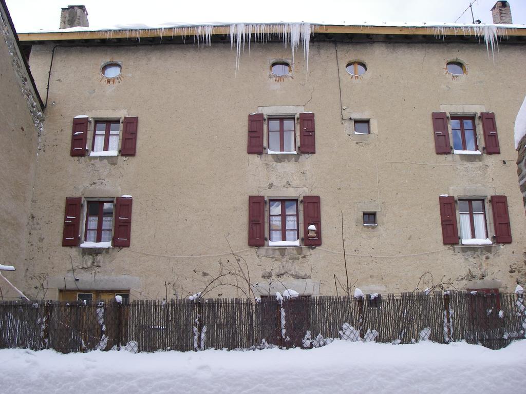 La Maison Bleue La Cabanasse Exterior photo